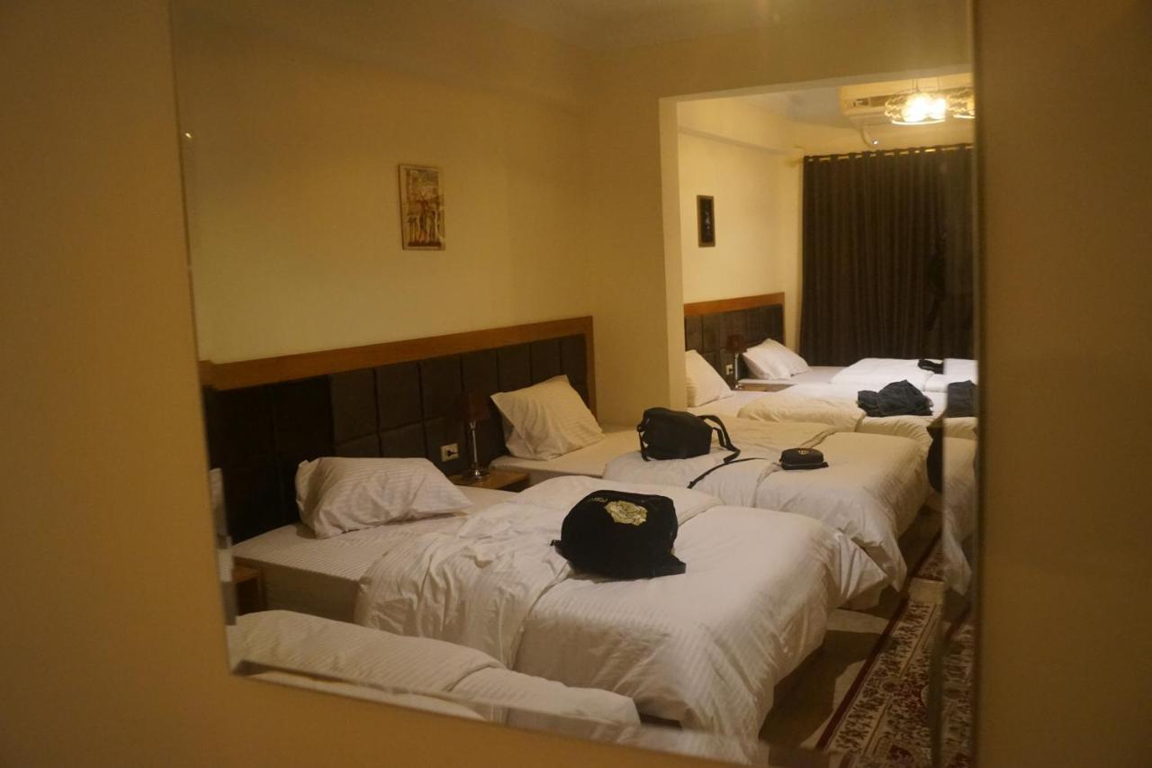 Draz Pyramids View Bed & Breakfast Kafrat al Jabal Bagian luar foto