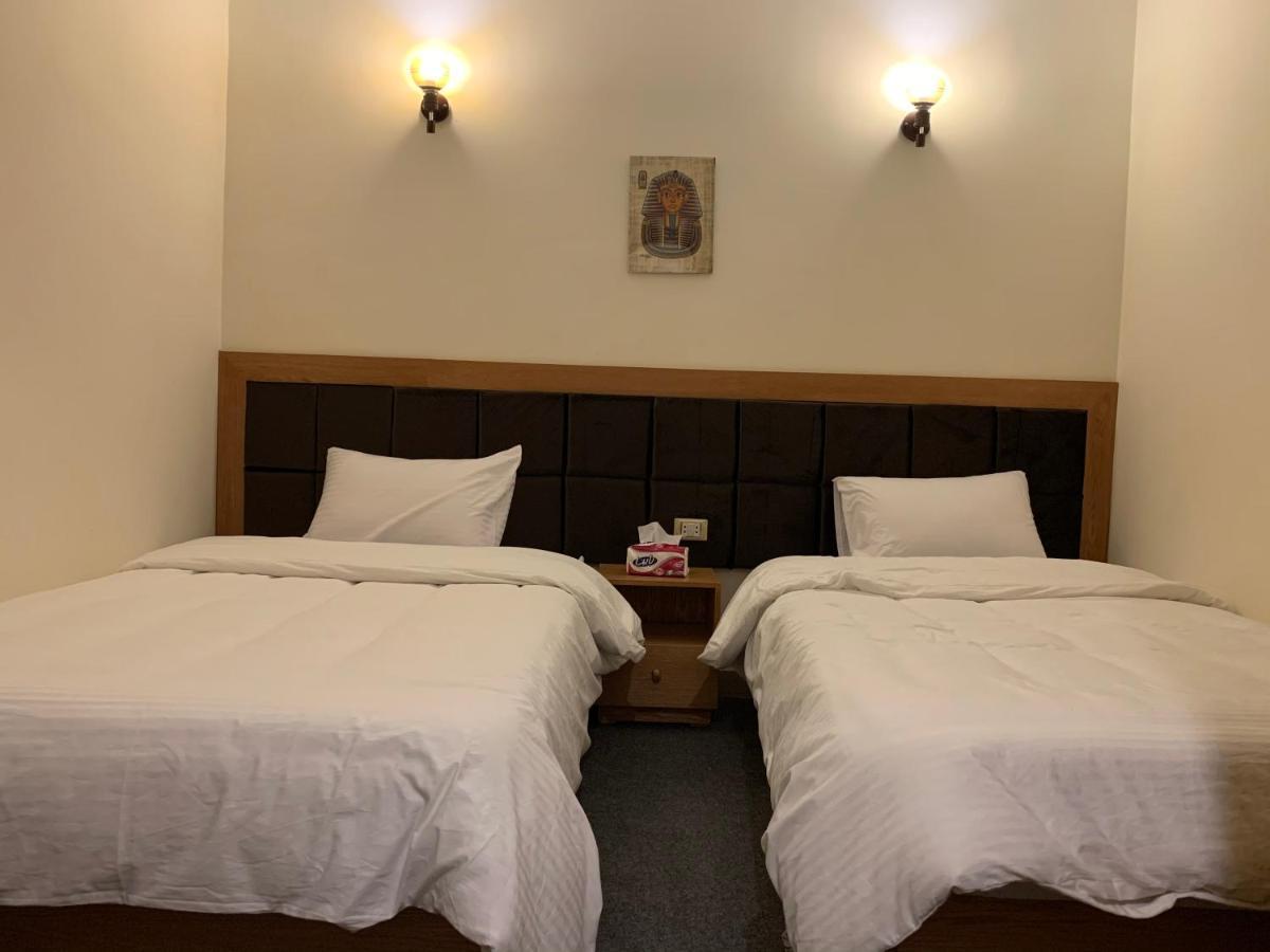 Draz Pyramids View Bed & Breakfast Kafrat al Jabal Bagian luar foto